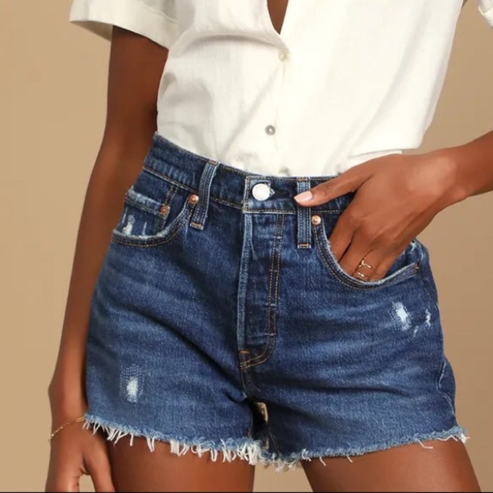 Levi’s high waisted jean cutoff shorts dark wash size 27